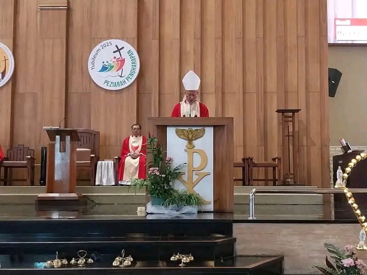 Mgr. Yohanes Harun Yuwono: Gereja Mengajak Kita Menjadi Saksi -Saksi Hidup Dari Allah Yang Tidak Kelihatan Mgr. Yohanes Harun Yuwono: Gereja Mengajak Kita Menjadi Saksi -Saksi Hidup Dari Allah Yang Tidak Kelihatan