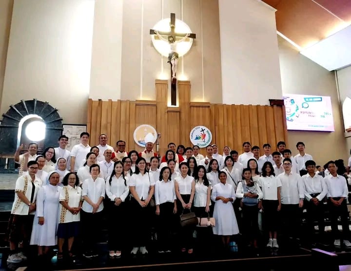 Mgr. Yohanes Harun Yuwono: Gereja Mengajak Kita Menjadi Saksi -Saksi Hidup Dari Allah Yang Tidak Kelihatan Mgr. Yohanes Harun Yuwono: Gereja Mengajak Kita Menjadi Saksi -Saksi Hidup Dari Allah Yang Tidak Kelihatan