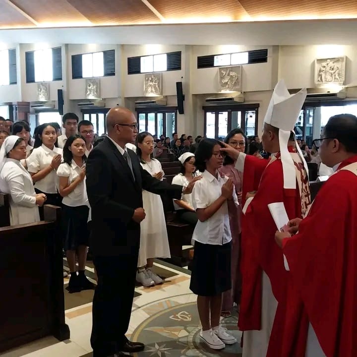 Mgr. Yohanes Harun Yuwono: Gereja Mengajak Kita Menjadi Saksi -Saksi Hidup Dari Allah Yang Tidak Kelihatan Mgr. Yohanes Harun Yuwono: Gereja Mengajak Kita Menjadi Saksi -Saksi Hidup Dari Allah Yang Tidak Kelihatan