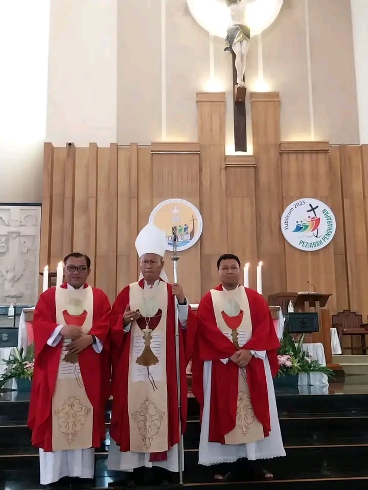 Mgr. Yohanes Harun Yuwono: Gereja Mengajak Kita Menjadi Saksi -Saksi Hidup Dari Allah Yang Tidak Kelihatan Mgr. Yohanes Harun Yuwono: Gereja Mengajak Kita Menjadi Saksi -Saksi Hidup Dari Allah Yang Tidak Kelihatan