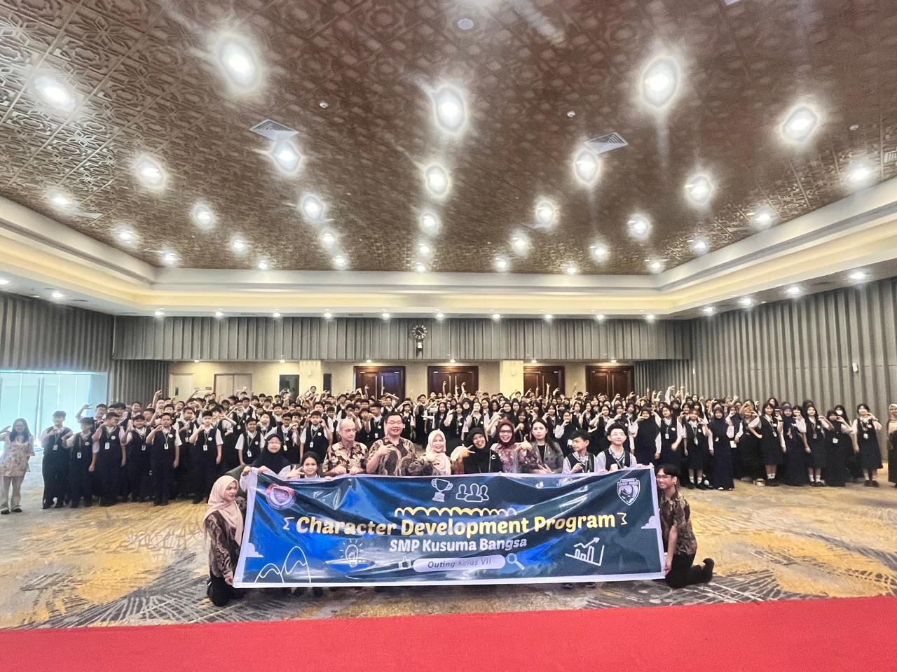 SMP – SMA Kusuma Bangsa Palembang Berikan Pekan Kokurikuler Melalui Kegiatan Character Development Program