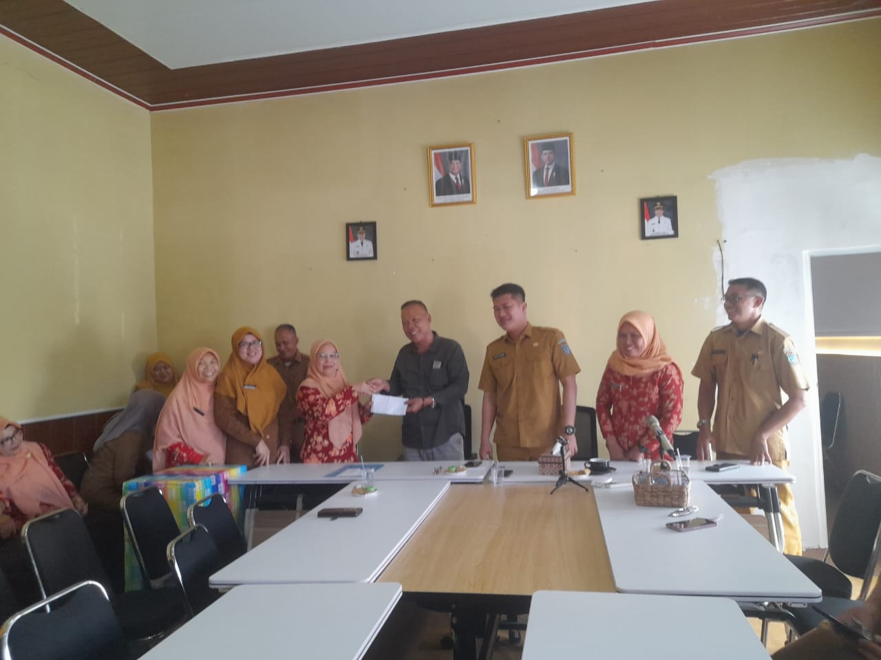 PELEPASAN PNS YANG MEMASUKI PURNA TUGAS