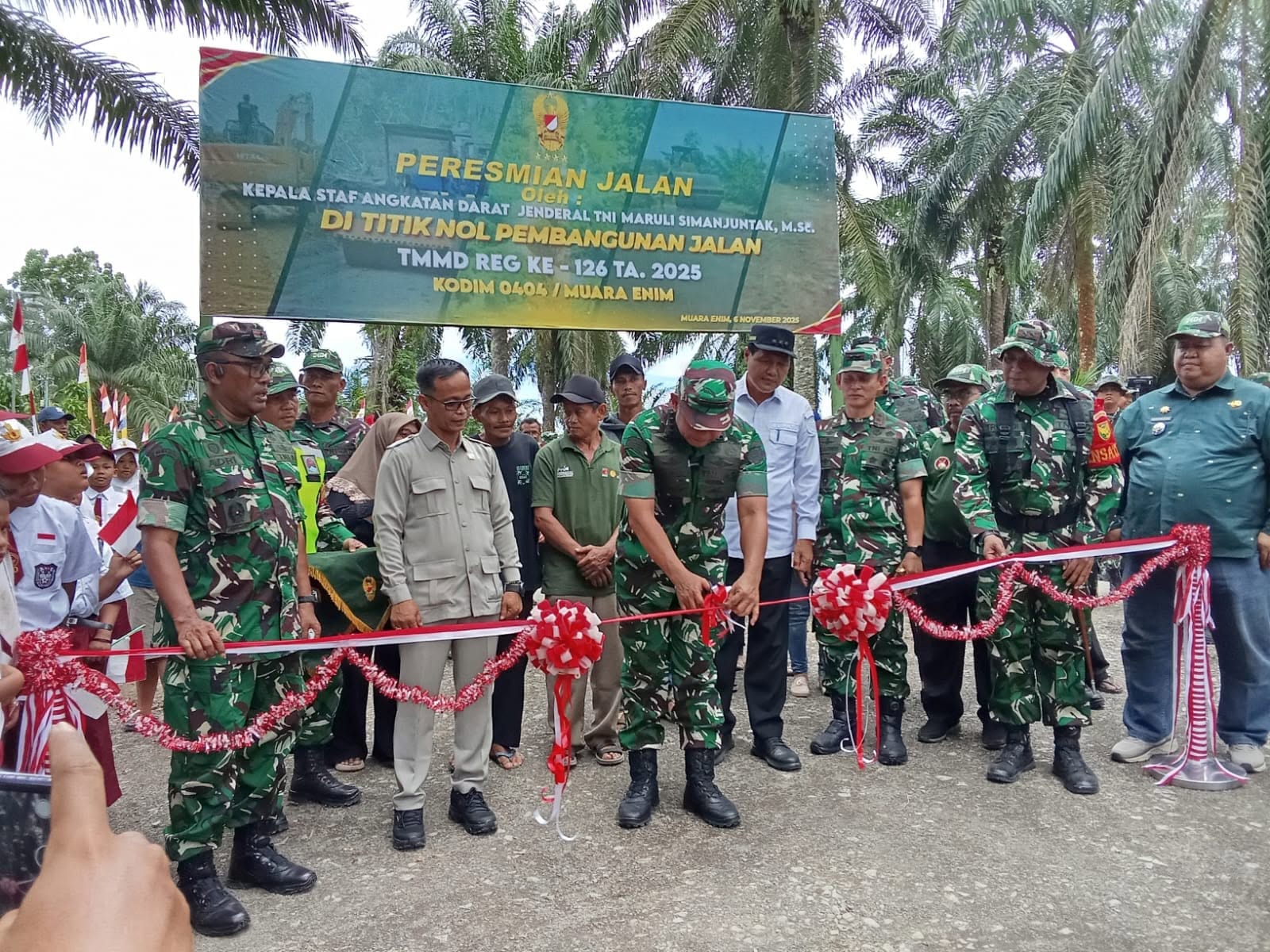 Kasad Tutup TMMD ke-126 TA. 2025 di Wilayah Korem 044/Gapo Kasad Tutup TMMD ke-126 TA. 2025 di Wilayah Korem 044/Gapo