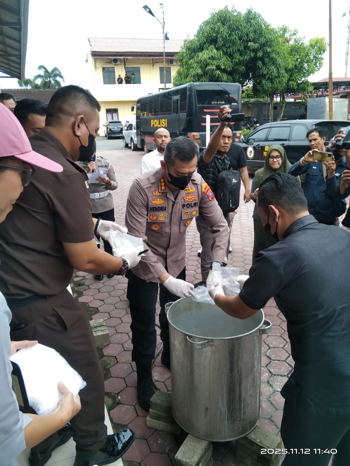 Polresta Deli Serdang Musnakan Barang Bukti Narkotika Jenis Sabu Dan Ganja