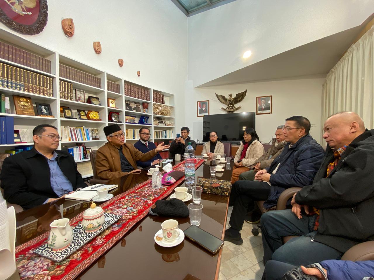 Demi Keselamatan, Dubes Trias Kuncahyono: Setiap WNI ke ITALIA Wajib Lapor KBRI Demi Keselamatan, Dubes Trias Kuncahyono: Setiap WNI ke ITALIA Wajib Lapor KBRI