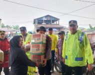 Kapolresta Deli Serdang Berikan Bantuan Sembako Kepada Warga Terdampak Banjir