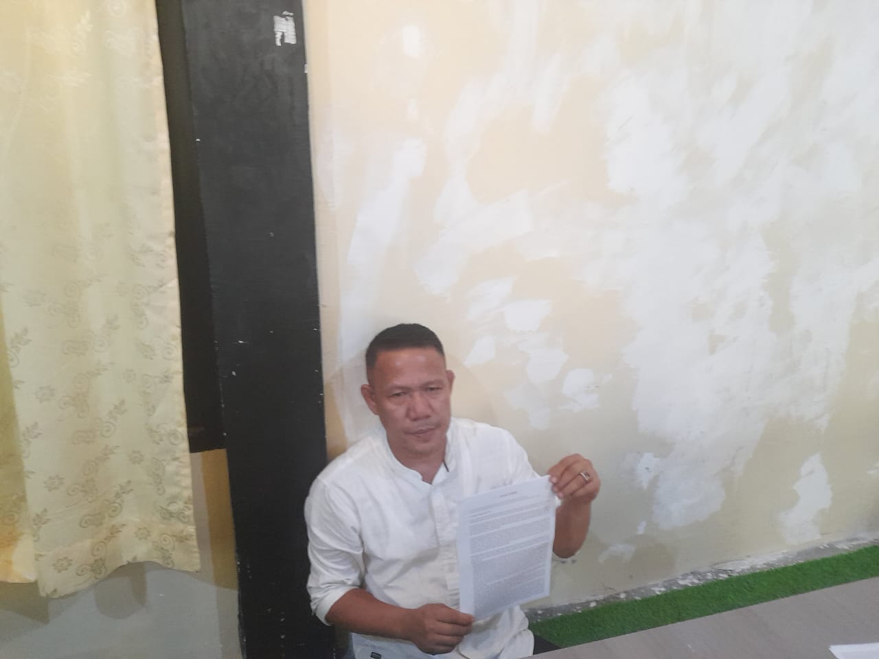 Kades di Ogan Ilir Saat Jumpa Pers Mengaku Jadi korban Terancam Kasus Perzinahan
