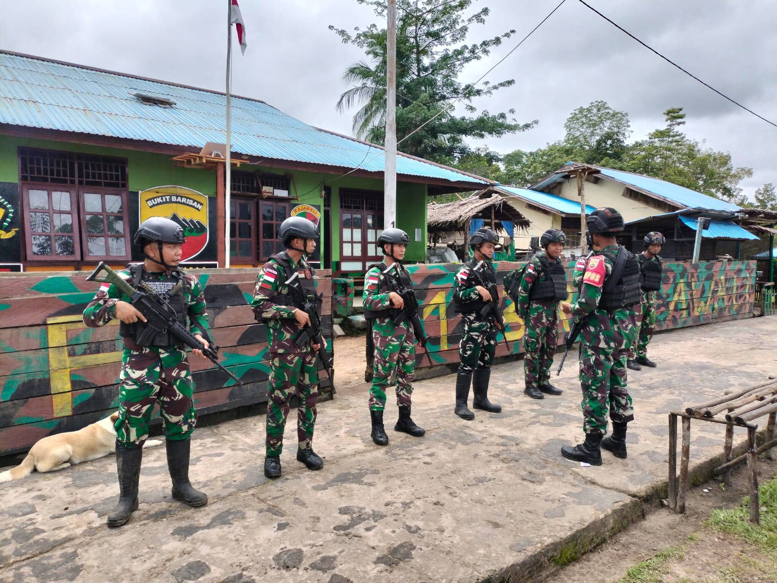 Satgas Yonif 123/Rajawali Gelar Pelayanan Kesehatan Keliling untuk Warga Kampung Wonggi Satgas Yonif 123/Rajawali Gelar Pelayanan Kesehatan Keliling untuk Warga Kampung Wonggi
