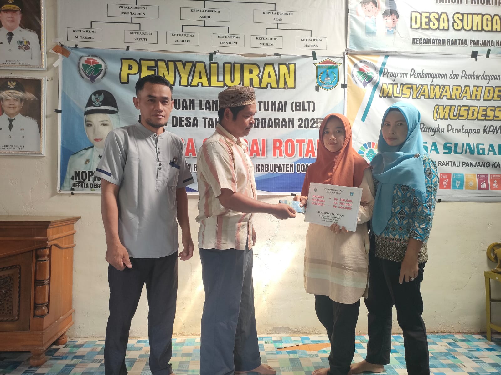Pemdes Desa Sungairotan Kecamatan Rantaupanjang OI Menyalurkan BLT DD Tahun 2025. Pemdes Desa Sungairotan Kecamatan Rantaupanjang OI Menyalurkan BLT DD Tahun 2025.