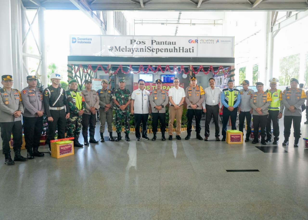 Kapolresta Deli Serdang Dampingi Kapolda Sumut Monitoring Situasi Bandara Kuala Namu dan Cek Pos Terpadu Ops Lilin Toba 2025