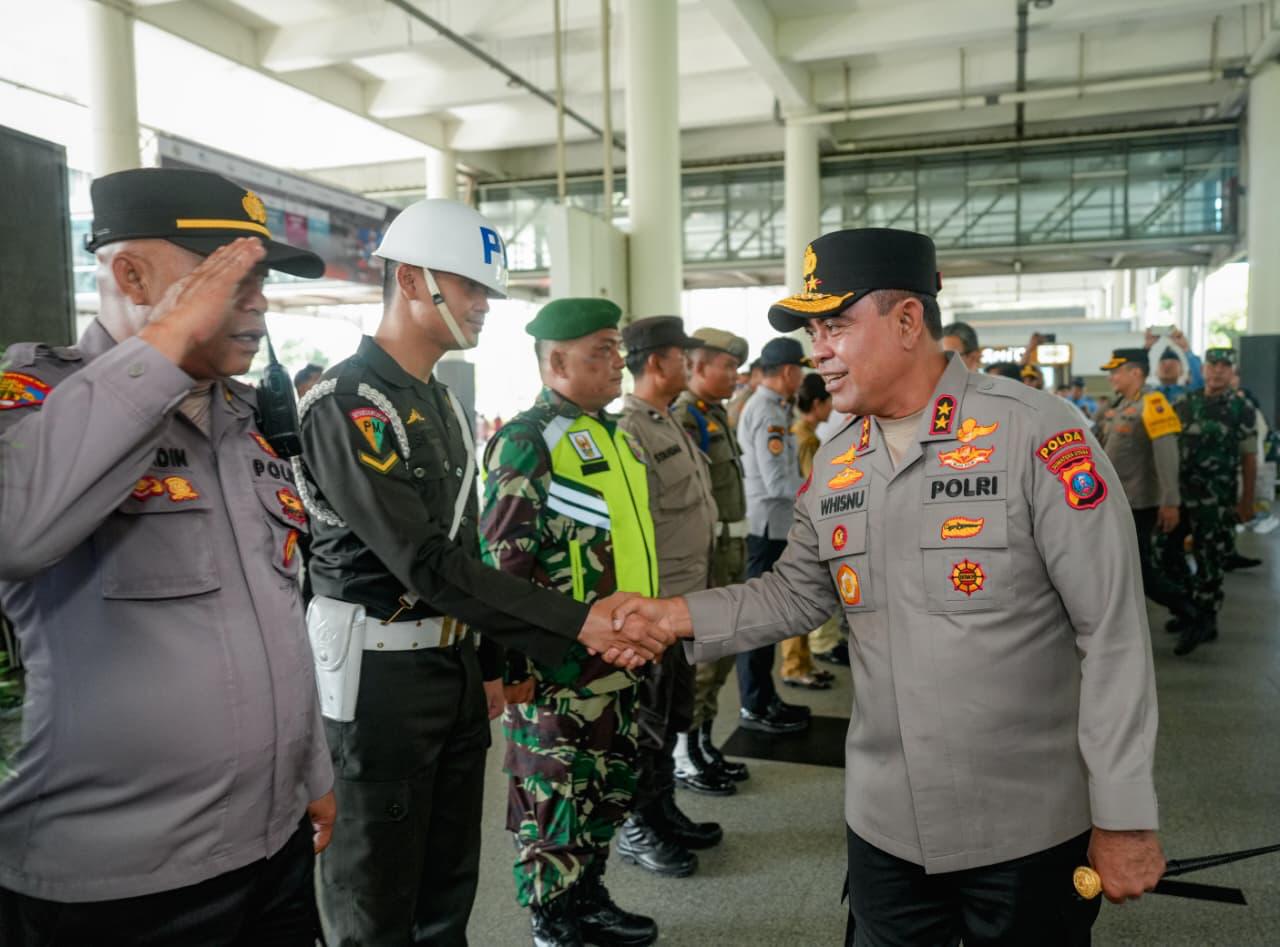 Kapolresta Deli Serdang Dampingi Kapolda Sumut Monitoring Situasi Bandara Kuala Namu dan Cek Pos Terpadu Ops Lilin Toba 2025