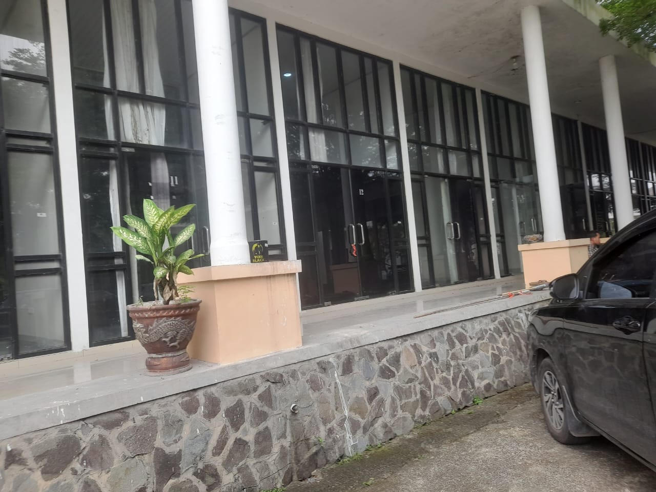 Proyek Siluman, Gentayangang Di Gedung DPRD OI