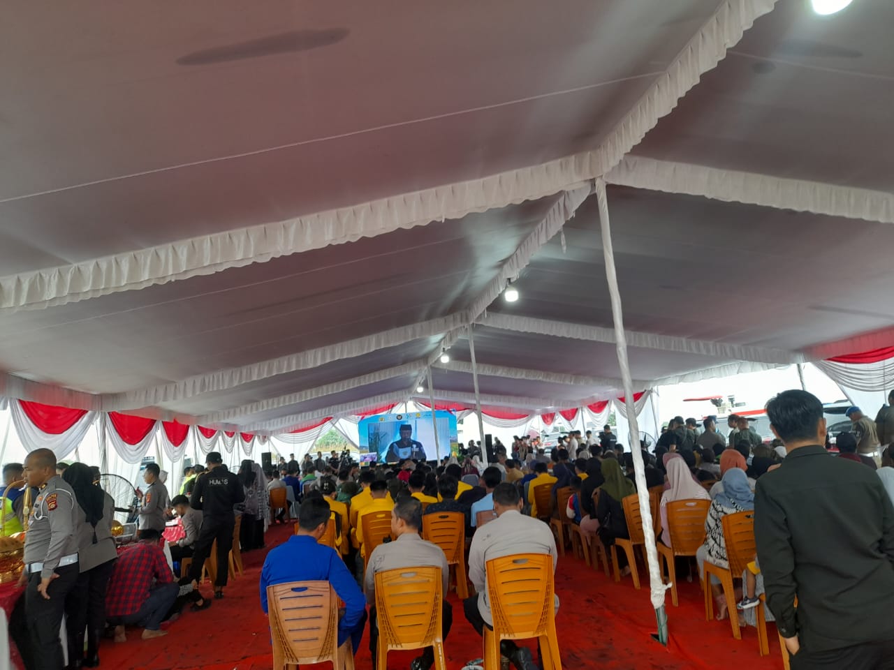 Kapolda Sumsel Irjen Pol Andi Rian R Djajadi Hadiri dan Pimpin Langsung Panen Raya Jagung Pipil di Ogan Ilir