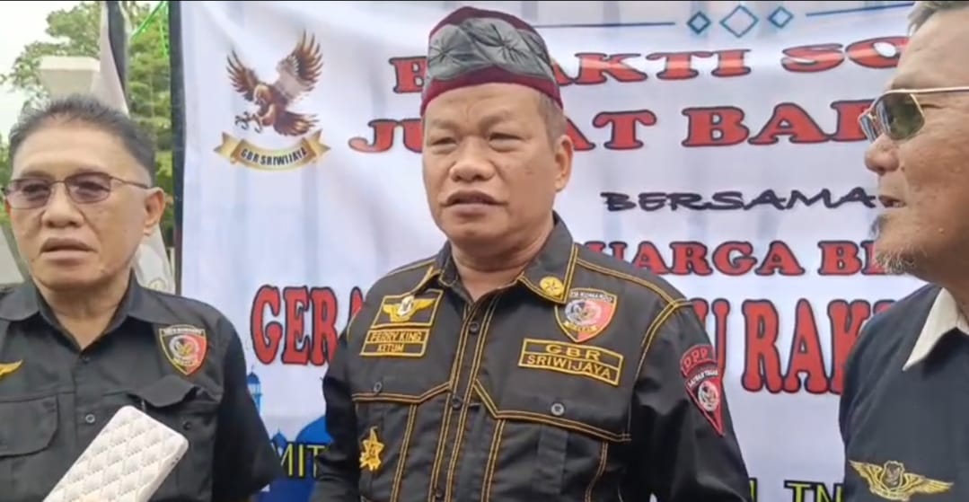 Fery King : Bersedekah dan Berbagi kebaikan di Hari Jumat Barokah Fery King : Bersedekah dan Berbagi kebaikan di Hari Jumat Barokah