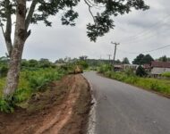 Dinas PUPR Ogan Ilir Disekrap Baujalan Saka Tiga menuju Sungairotan Berbahaya