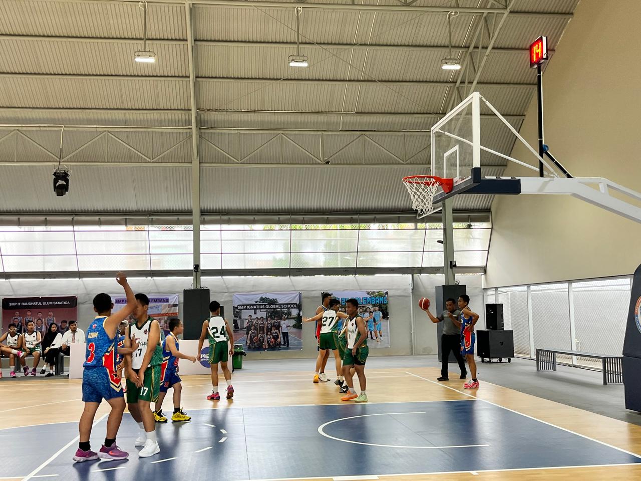 Duel Sengit di Puncak: SMP Kusuma Bangsa Tantang SMPN 1 Muara Enim di Final MDP Liga Basket Pelajar se-Sumsel