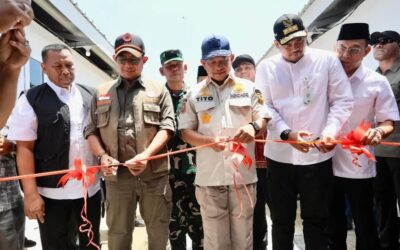 Menteri Dalam Negeri Jendral (Purn) Tito Karnavian meresmikan hunian sementara pasca bencana di Simarpinggan, Kabupaten Tapanuli Selatan, Sumatera Utara (Sumut).