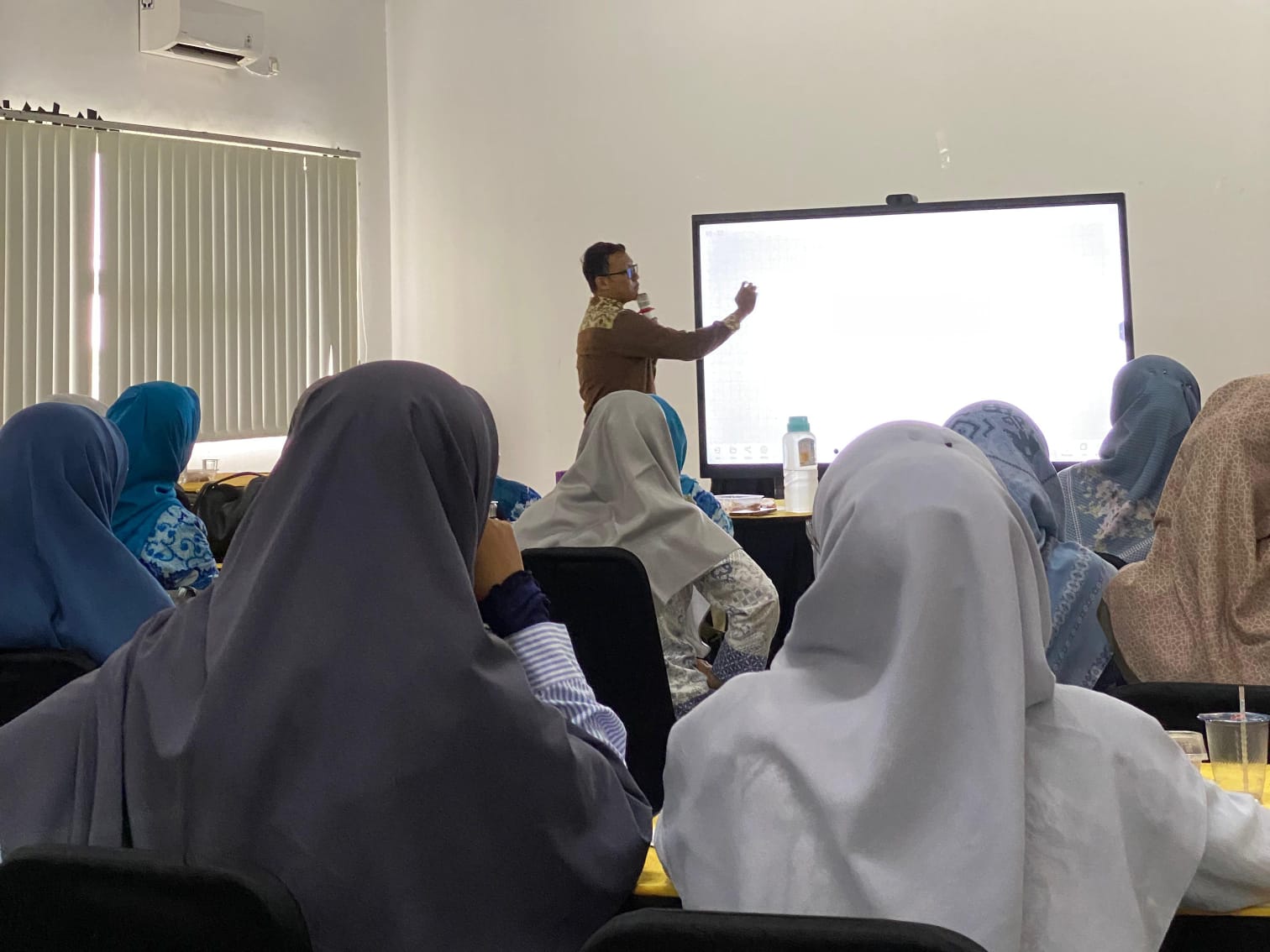 PD IGI Kota Palembang Gelar Pelatihan IFP dan AI untuk Pembelajaran Interaktif PD IGI Kota Palembang Gelar Pelatihan IFP dan AI untuk Pembelajaran Interaktif