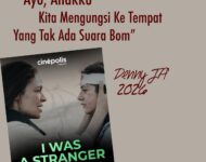 “AYO ANAKKU, KITA MENGUNGSI KE TEMPAT YANG TAK ADA SUARA BOM”