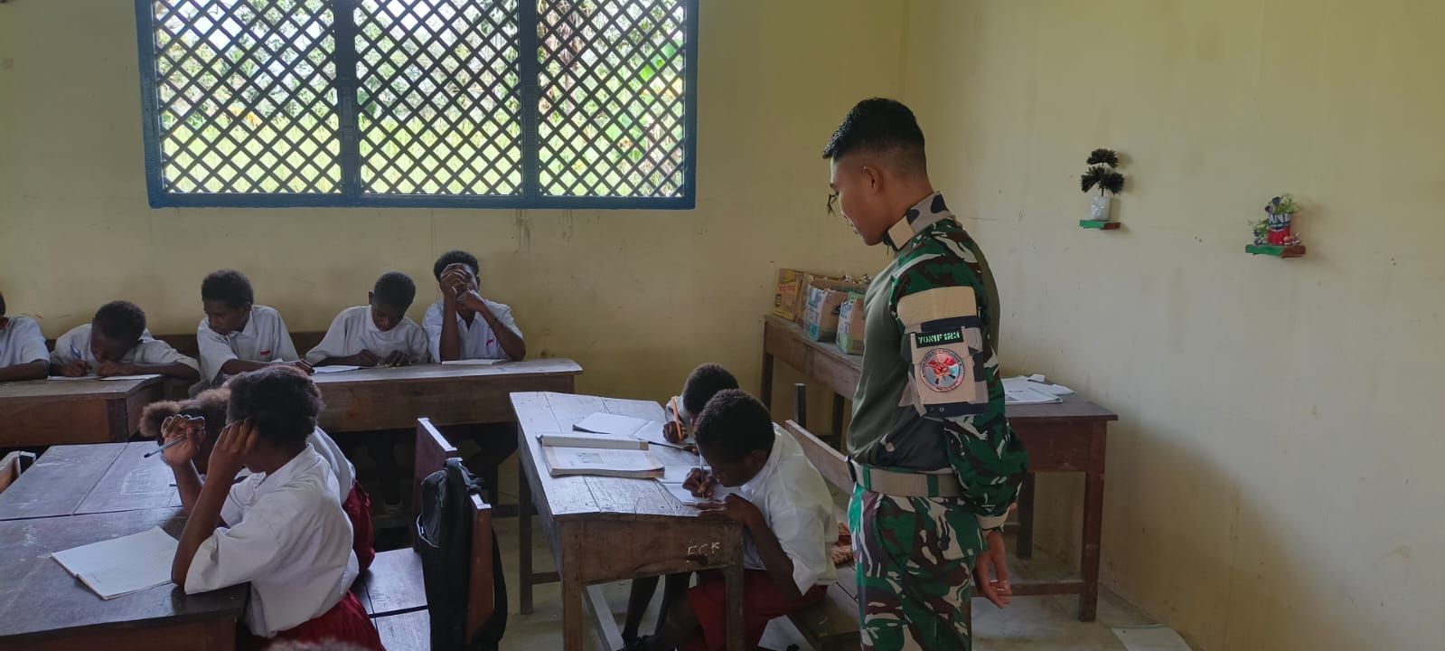 Pos Kimaam Satgas Kewilayahan Yonif 123/Rajawali Gelar Kegiatan GADIK di SD Inpres Distrik Kimaam Merauke