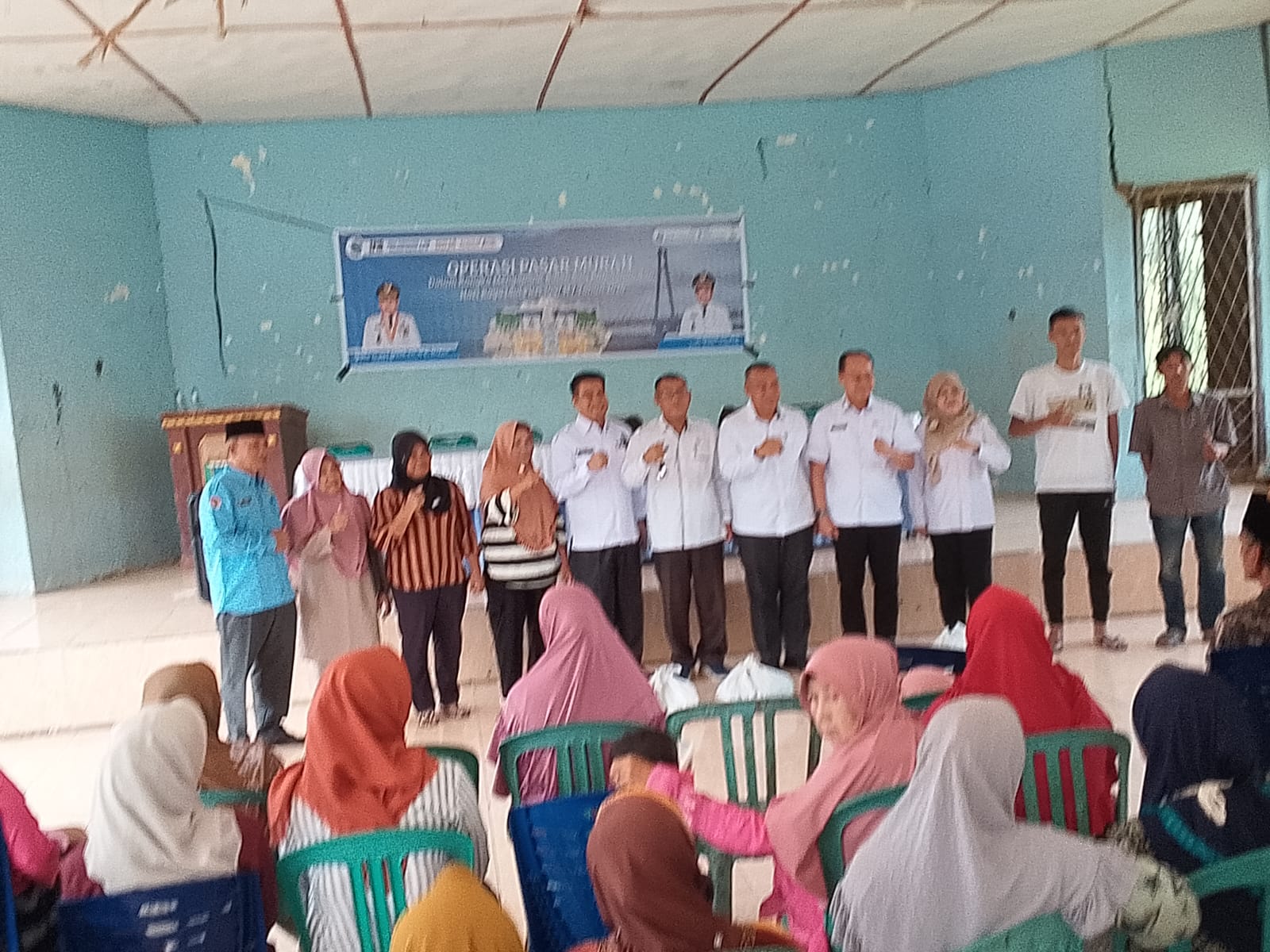 Operasi Pasar Mura Di Aula Kantor Camat Rantau Panjang