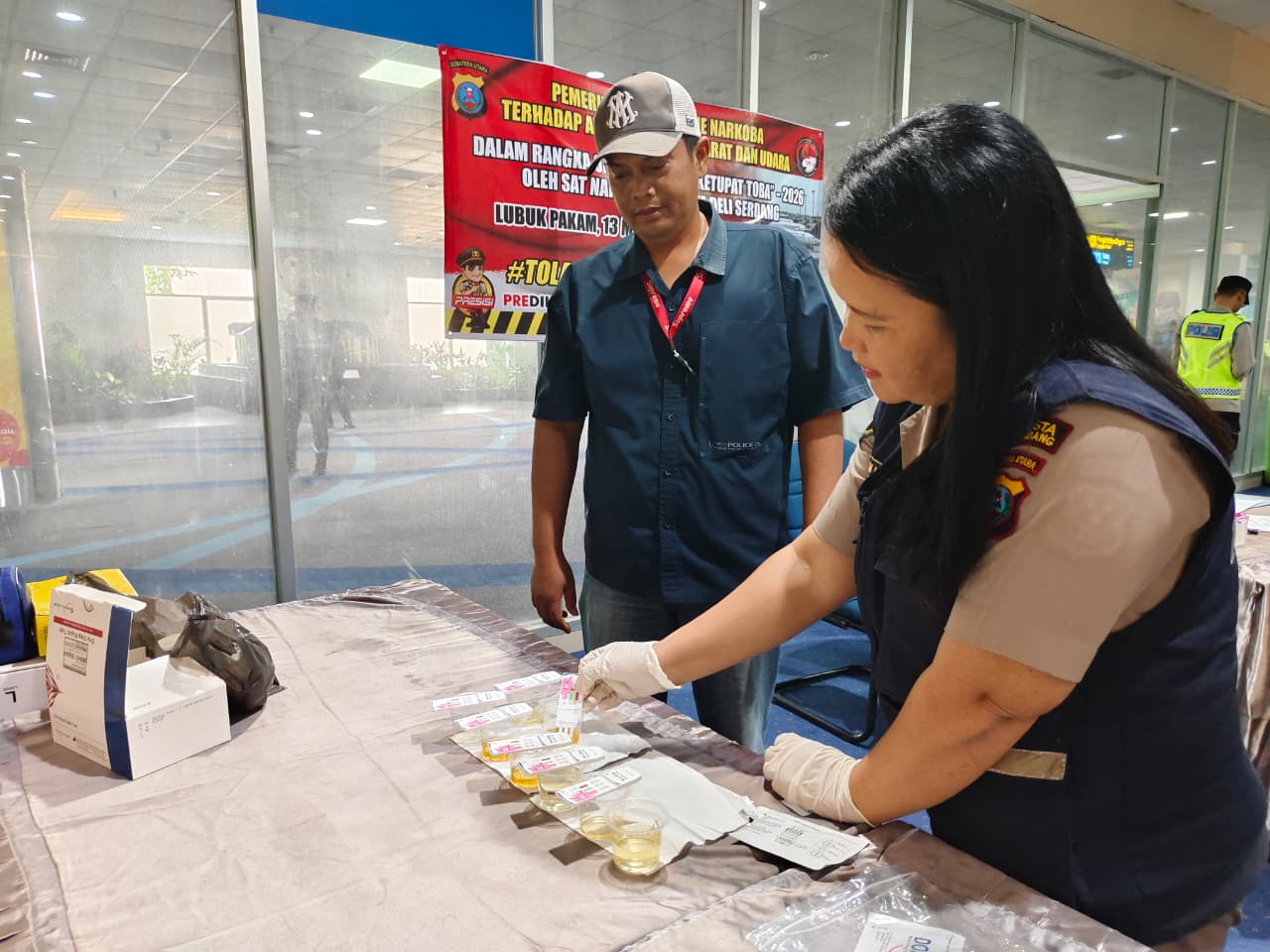 Polresta Deli Serdang Tes Urine Terhadap Awak Penerbangan Dan Angkutan Darat di Bandara Kuala Namu