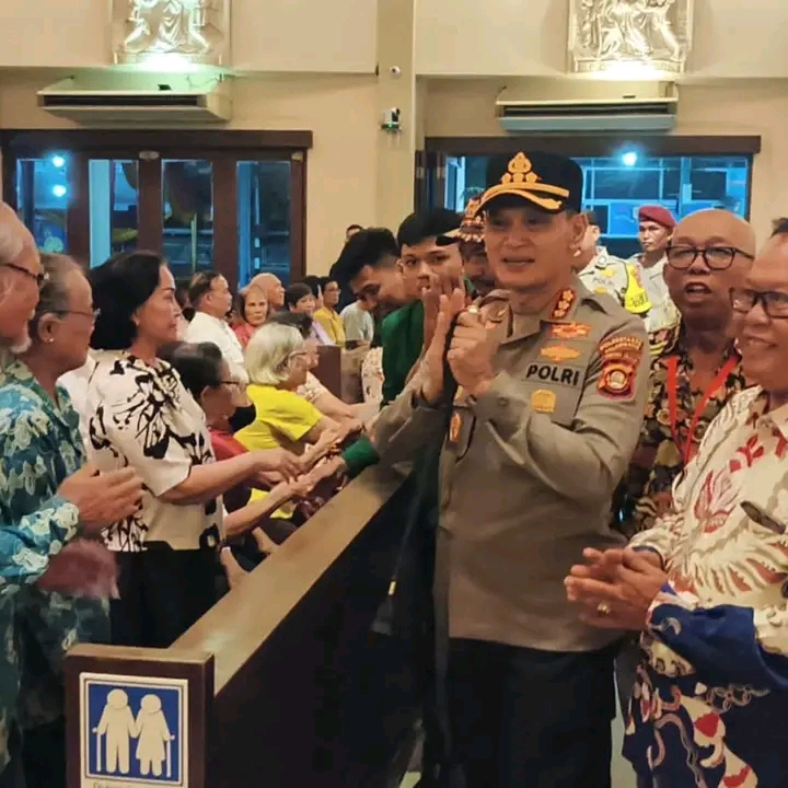 Sambangi Gereja St. Yoseph, Kapolrestabes Palembang dan Ormas Keagamaan Kompak Jaga Khidmat Malam Vigili Paskah