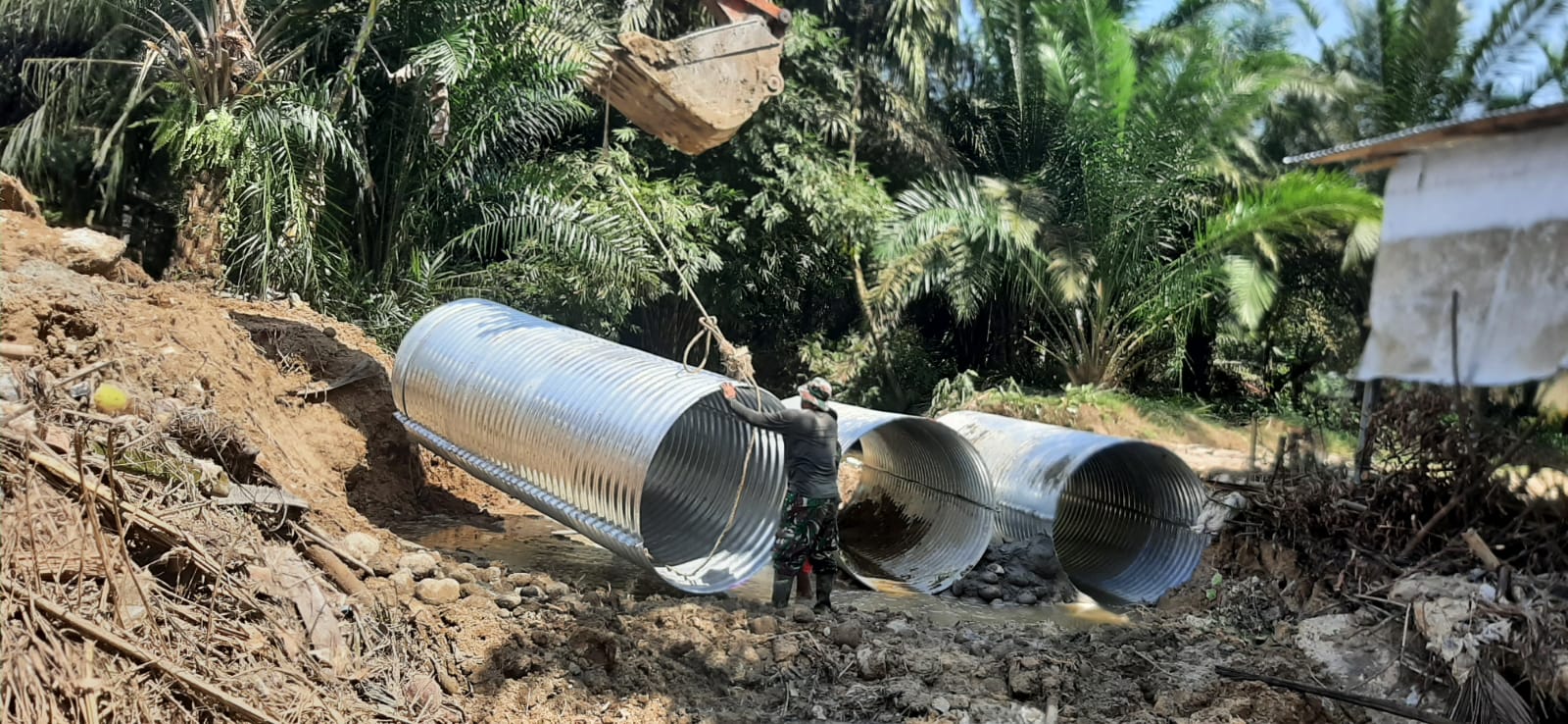 Kodim 0203/Langkat Selesaikan Pembangunan Jembatan Aramco di Kecamatan Wampu