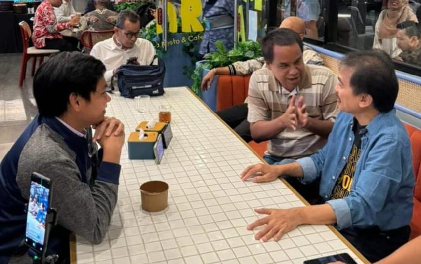 Kompromi Alumni, Jokowi dan Roy Cs Berdamai Dengan Cara Elegan