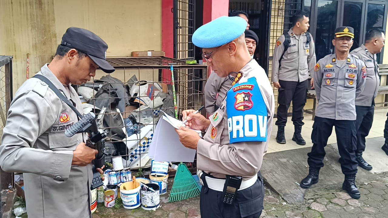Kunker Divpropam Polri dan Slog Polri Di Polresta Deli Serdang Sekaligus Periksa Senjata Personil Kunker Divpropam Polri dan Slog Polri Di Polresta Deli Serdang Sekaligus Periksa Senjata Personil