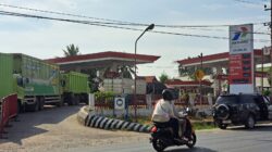 Di Duga Praktek Curang Dengan Menupulasi Takaran Liter Di SPBU Depan TPI Indralaya
