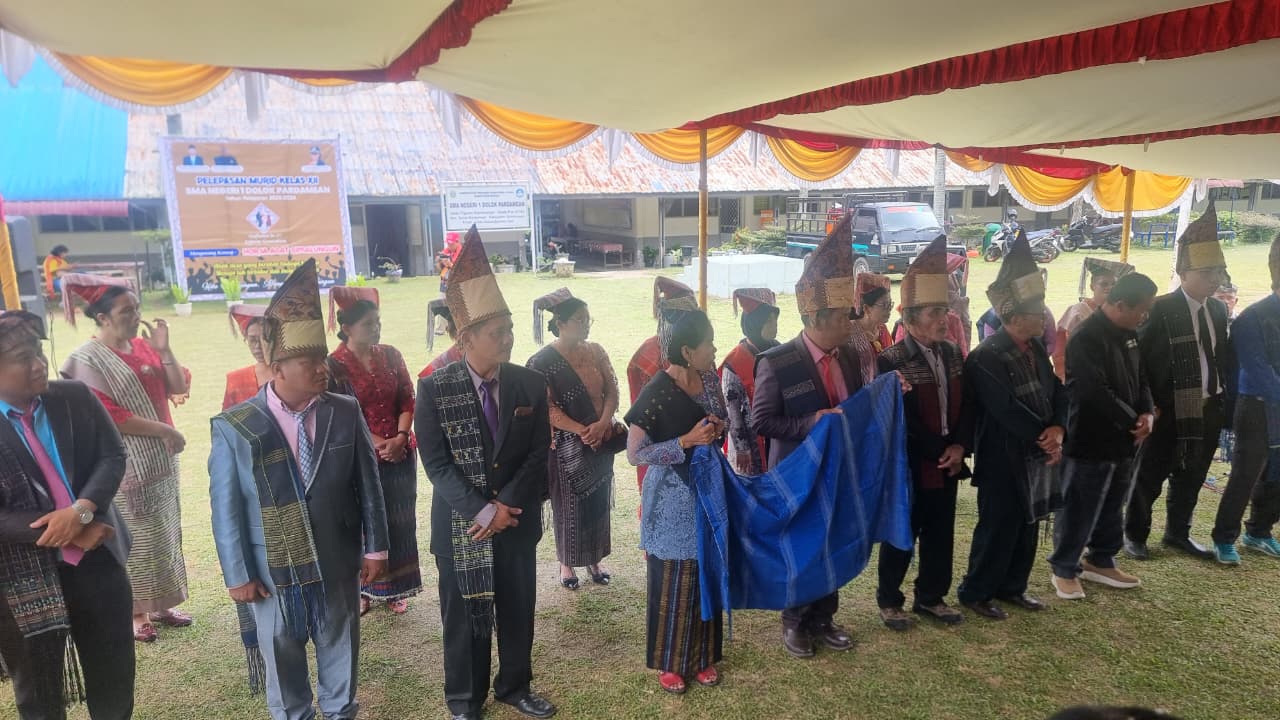 Keren dan Berbudaya, Pelepasan Siswa SMAN 1 Dolok Pardamean Tuai Pujian karena Konsep Tradisional Estetik