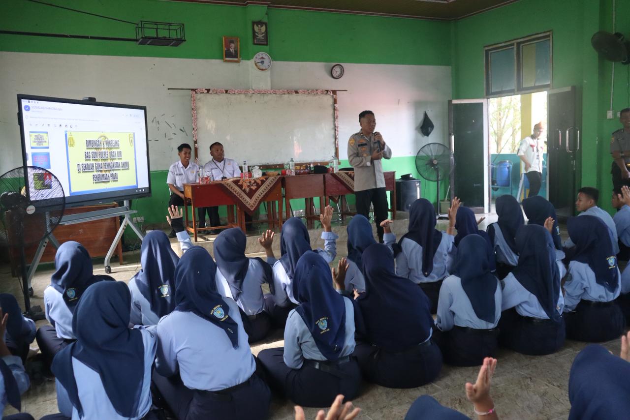 “BISMILLAH” Bag SDM Polres Ogan Ilir Hadir di Sekolah, Bentengi Pelajar dari Kenakalan Remaja dan Bahaya Narkoba