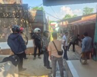 Digerebek Polisi, Pengedar Narkoba Kabur Panjat Tembok