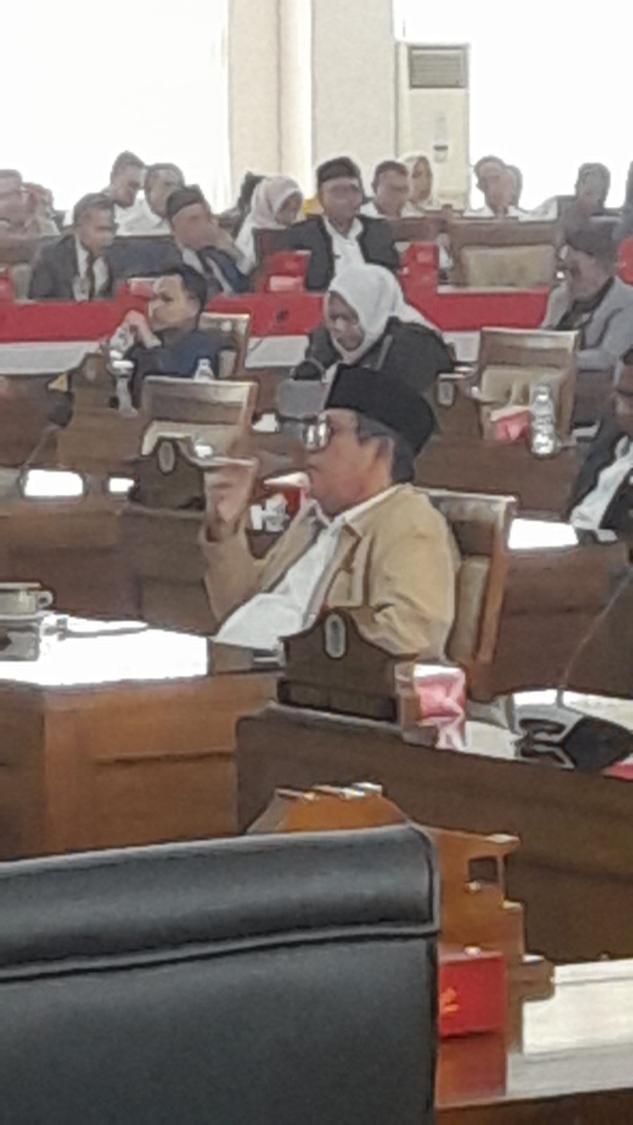 Kasus Anggota Dewan Asik Merokok Saat Paripurna Berjalan BK DPRD Ogan Ilir Akan Mintak Keterangan.