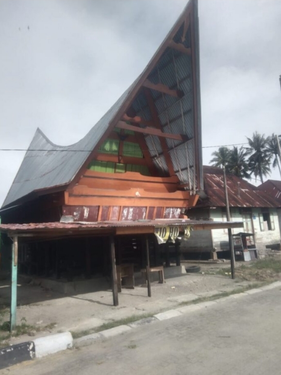 KAMI MARAH KARENA RUMAH BATAK PENINGGALAN OPUNG TONGAM SITANGGANG SILO AKAN DIRUBUHKAN MARTUA SITANGGANG