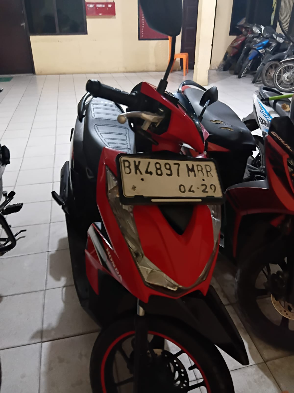 Terekam CCTV, 2 Pelaku Tinggalkan Sepeda motor Saat Lihat Patroli Polisi