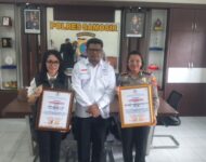 Komnas PA Anugerahkan Penghargaan Kepada Kapolres Samosir Dan Aktivis Hotria Gurning