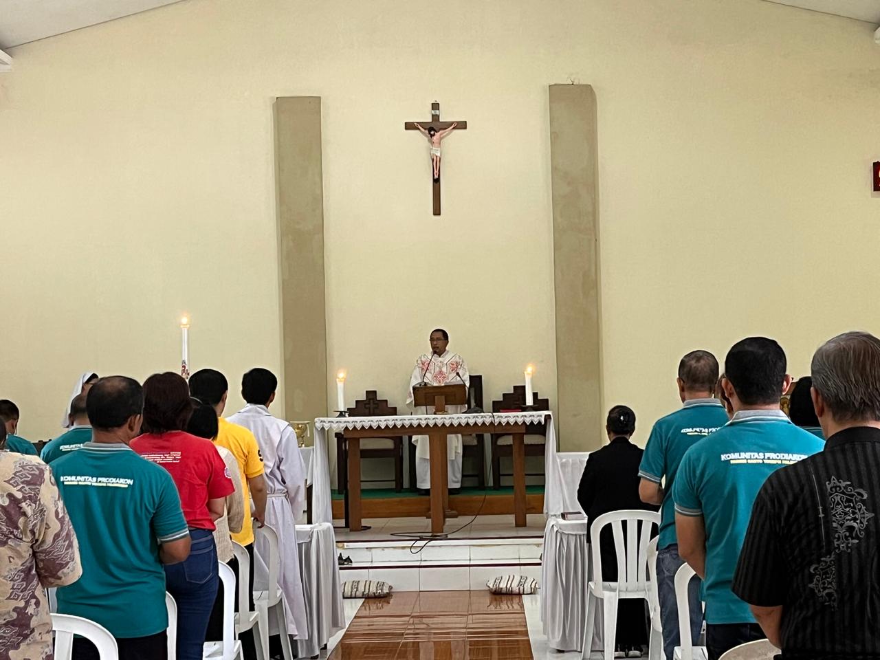 Perkuat Pengabdian, Petugas Liturgi Gereja St Yoseph Palembang Ikuti Rekoleksi