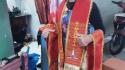 Stola Ulos Karya Dr drh Rotua Wendeilyna Simarmata MSi CMed untuk J SImarmata di Manado