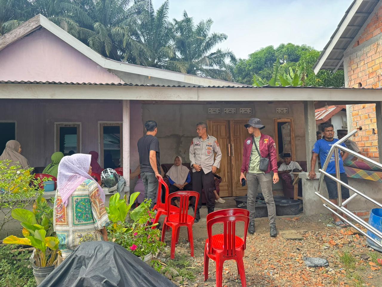 Polres Ogan Ilir Melalui Polsek Indralaya Respon Cepat Temuan Warga Gantung Diri di Desa Lorok