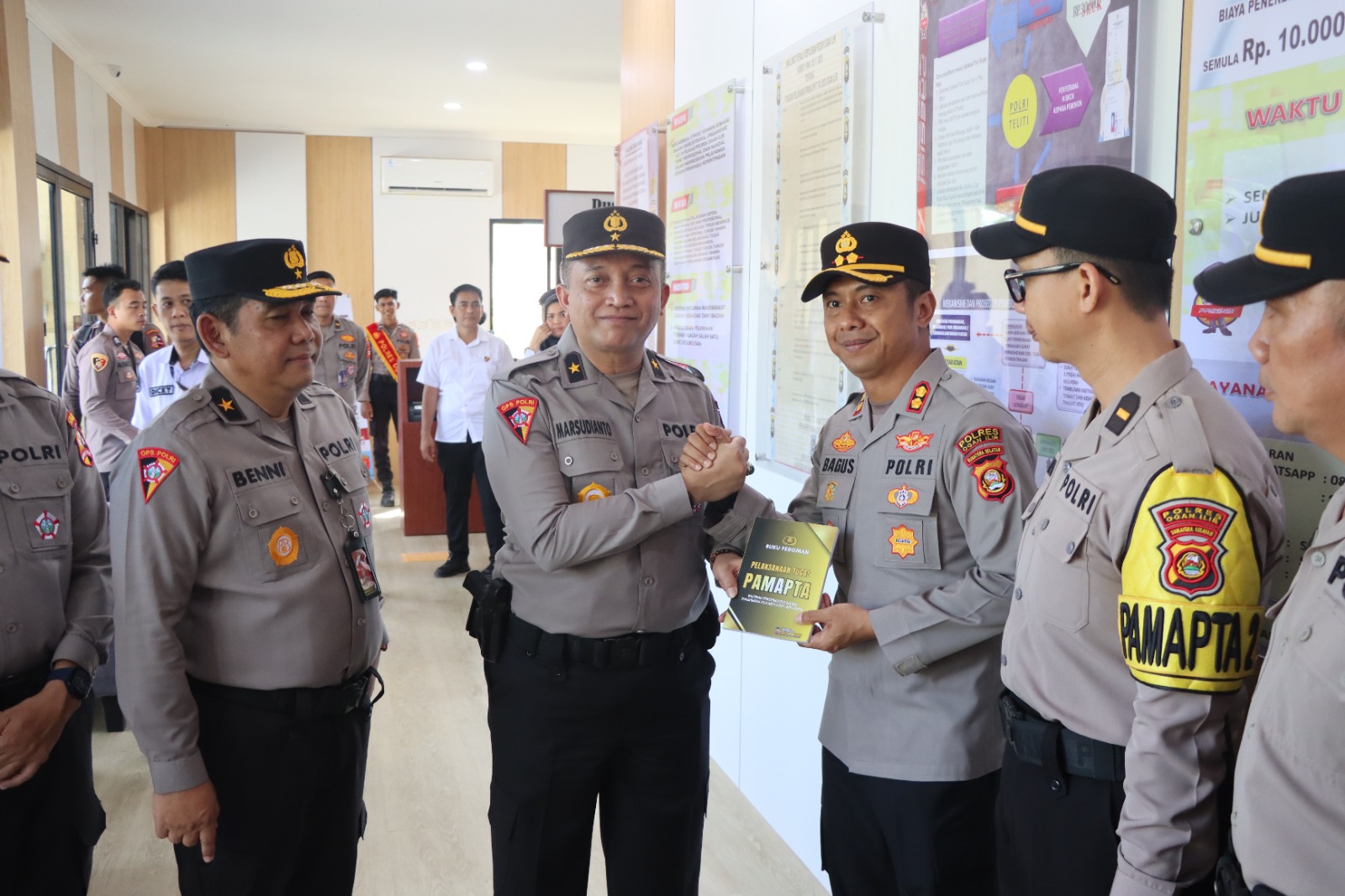 Polres Ogan Ilir Terima Tim Stamaops Polri, Pastikan Layanan Call Center 110 dan Pamapta untuk Pelayanan Cepat dan Responsibilitas