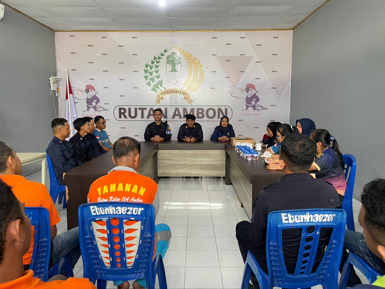 Tindak Lanjut Perintah Dirjen PAS, Rutan Ambon Laksanakan Tes Urine bagi Warga Binaan dan Petugas