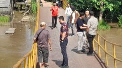 Gerak Cepat Dinas PUPR Ogan Ilir Periksa Jembatan di Desa Sukarami yang Nyaris Roboh