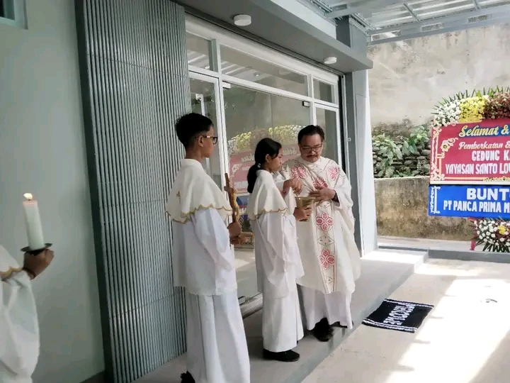 Wujudkan Komitmen Pendidikan, Yayasan Santo Louis Palembang Resmikan Gedung Kantor Baru