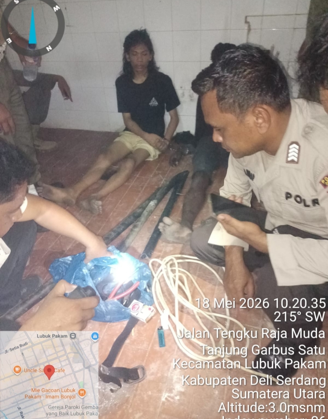 Tiga Pencuri Kabel Eks Plaza Delimas Ditangkap Polisi Tiga Pencuri Kabel Eks Plaza Delimas Ditangkap Polisi
