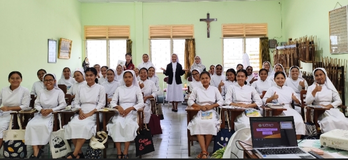 Postulan dan Novis St. Bonaventura Mengikuti Pelatihan Penulisan Doa Sederhana dalam Bahasa Inggris bersama Dosen dan Mahasiswa PBI UKMC Postulan dan Novis St. Bonaventura Mengikuti Pelatihan Penulisan Doa Sederhana dalam Bahasa Inggris bersama Dosen dan Mahasiswa PBI UKMC