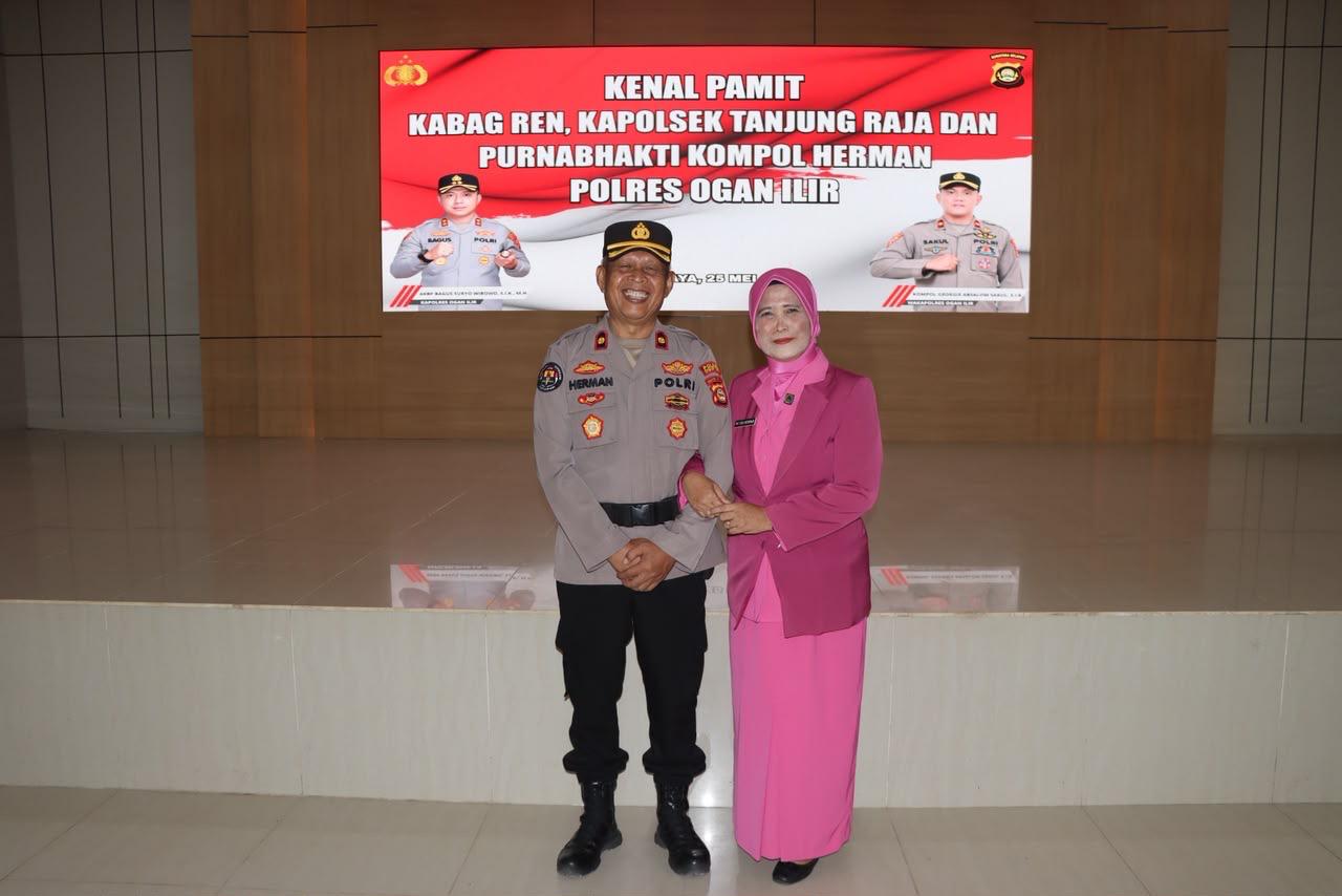 Kapolres Ogan Ilir Pimpin Wisuda Purnabakti Kompol Herman, Beri Penghormatan Terakhir dan Apresiasi Pengabdian