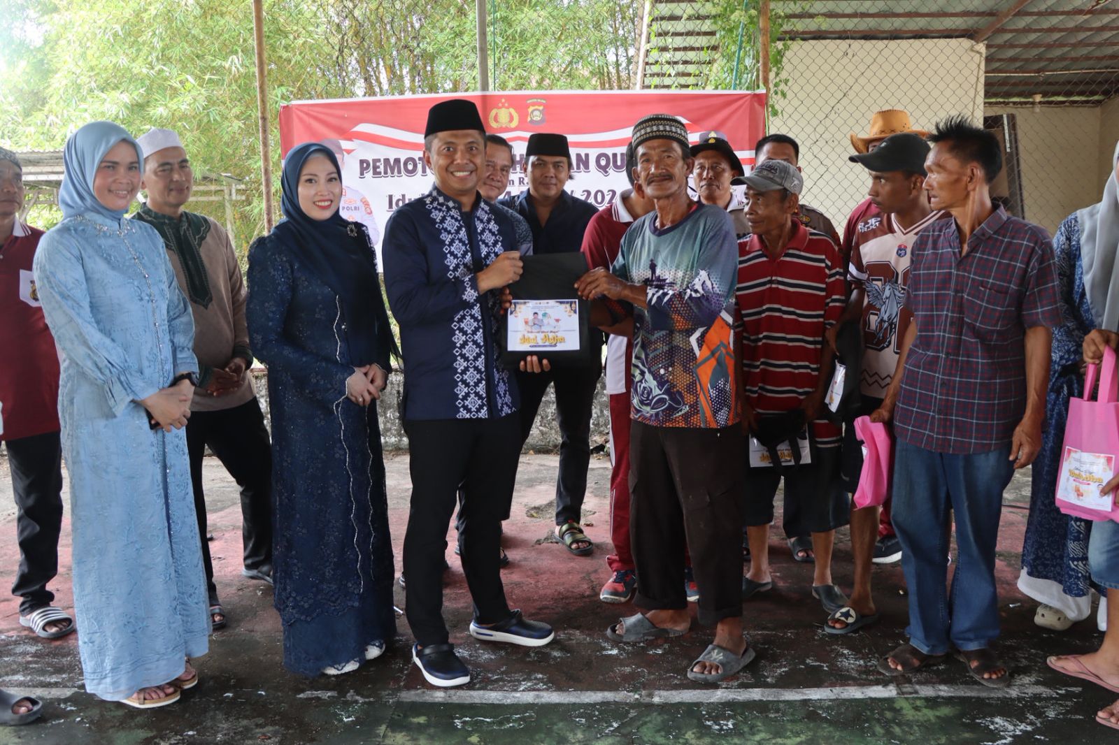 POLRES OGAN ILIR GELAR PEMOTONGAN 7 EKOR SAPI QURBAN, WUJUD KEPEDULIAN DAN KEBERSAMAAN DENGAN MASYARAKAT