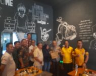 Wartawan Ogan ilir Berikan Cindramata Kepada Kompol Herman, Memasuki Purna Bakti